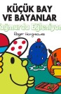 Küçük Bay ve Bayanlar Yağmurda Eğleniyor